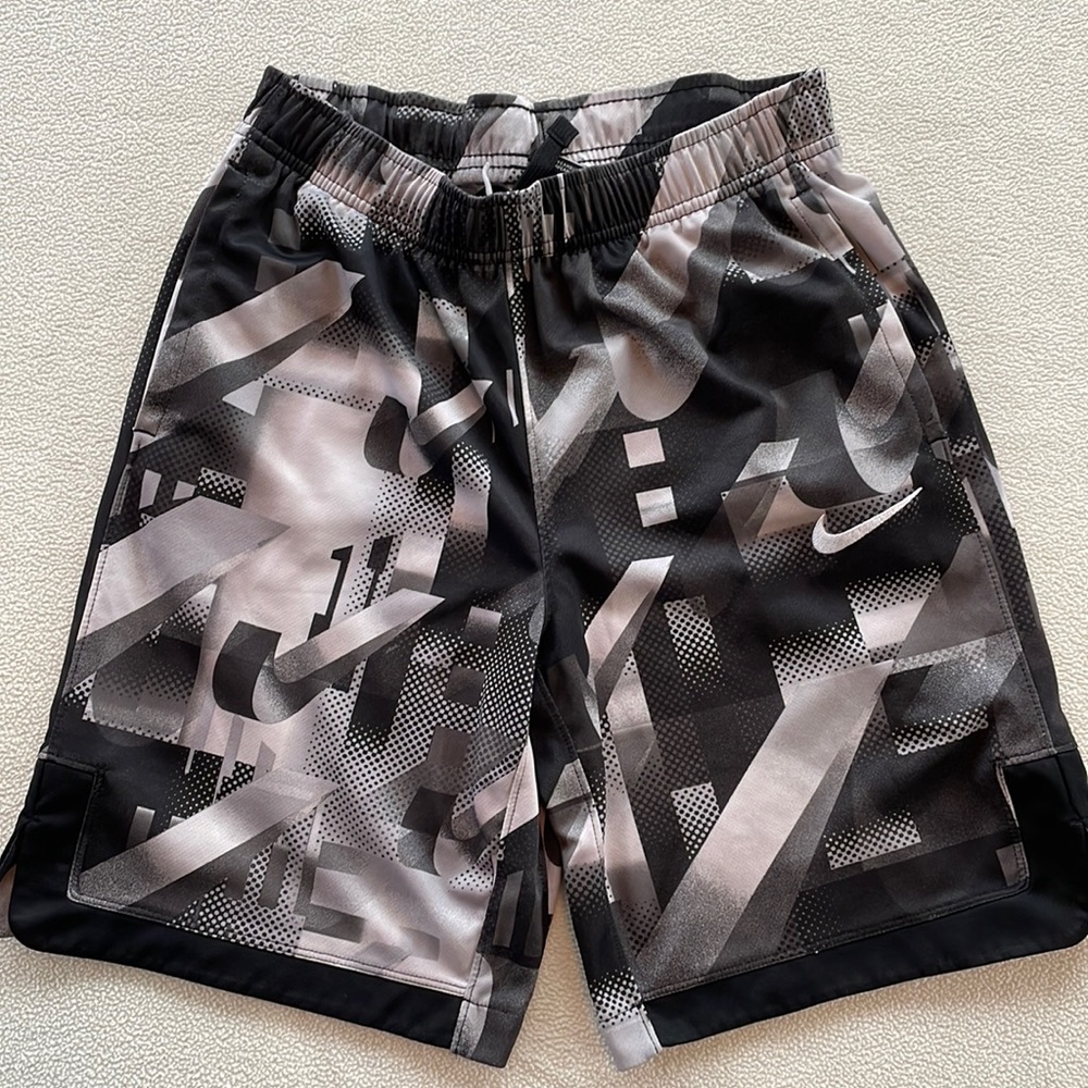 Nike boys size large athletic shorts